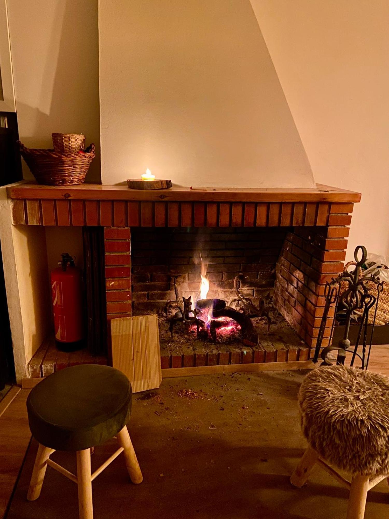 Вилла Casa Acollidora I Familiar Amb Jardi I Barbacoa Ажер Экстерьер фото