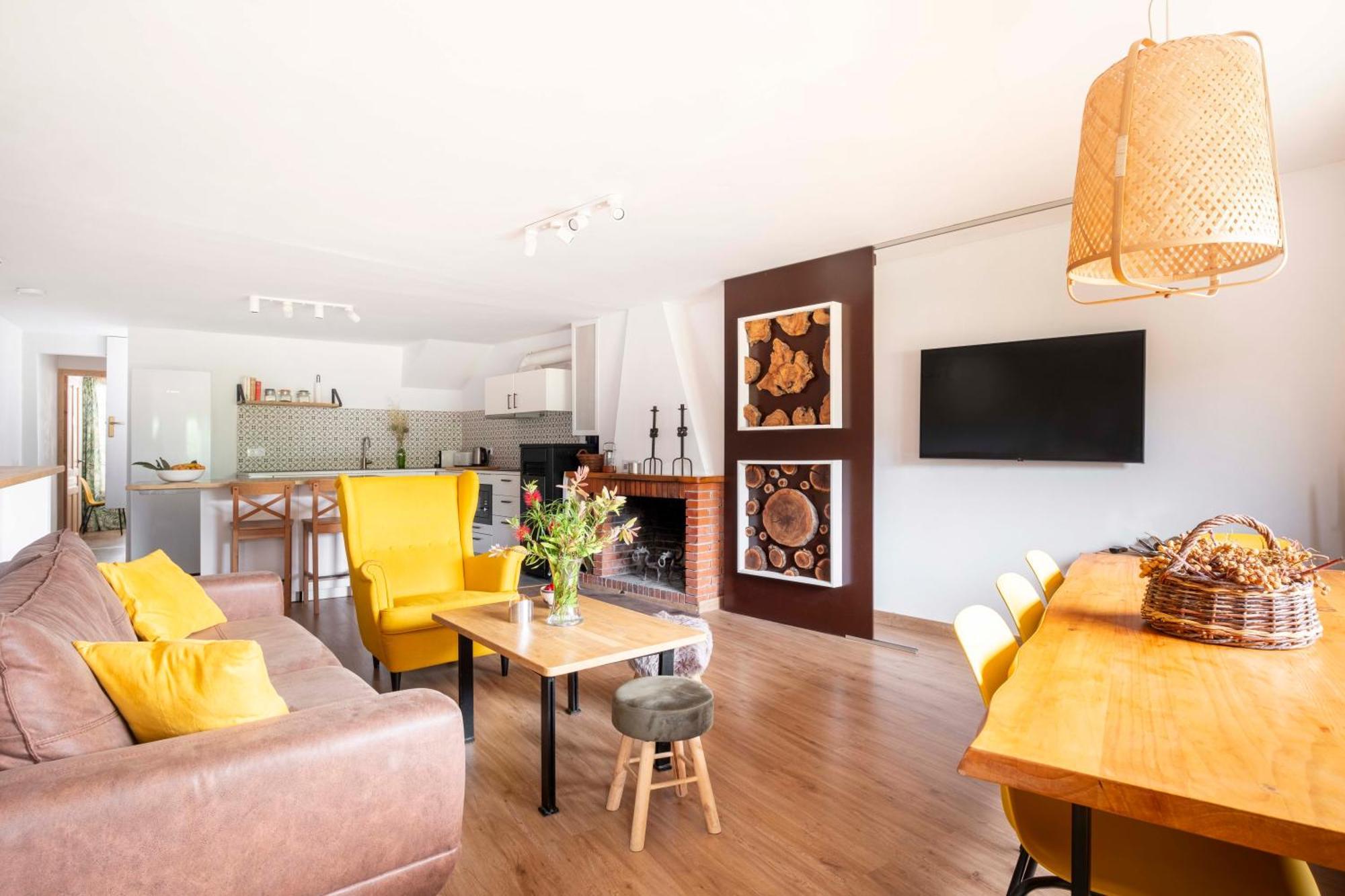 Вилла Casa Acollidora I Familiar Amb Jardi I Barbacoa Ажер Экстерьер фото