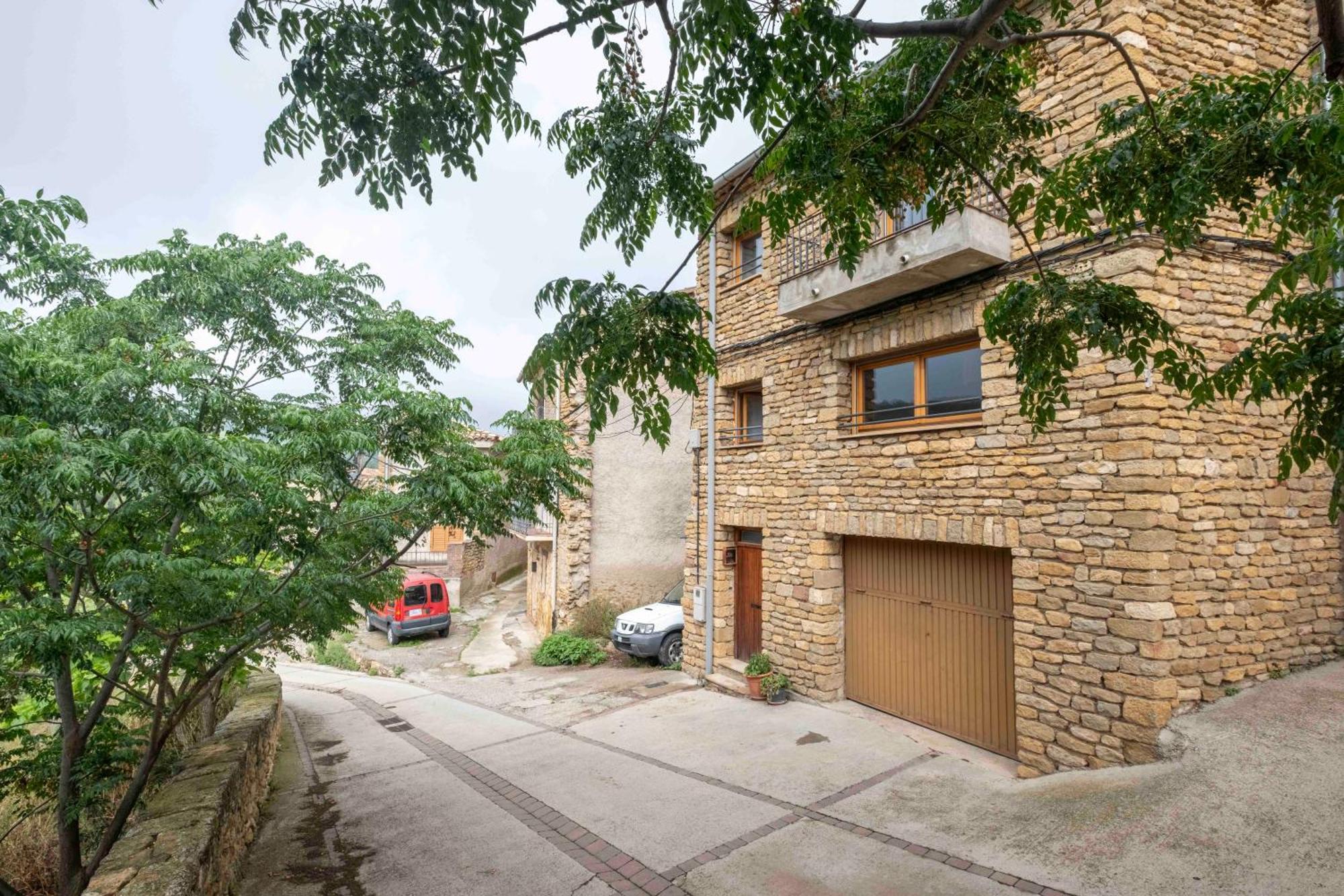 Вилла Casa Acollidora I Familiar Amb Jardi I Barbacoa Ажер Экстерьер фото